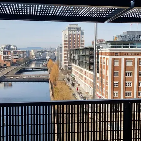 Bel Appartement Contemporain Avec Terrasse Climatisation Et Parking Payant En Option Strasbourg Exterior photo