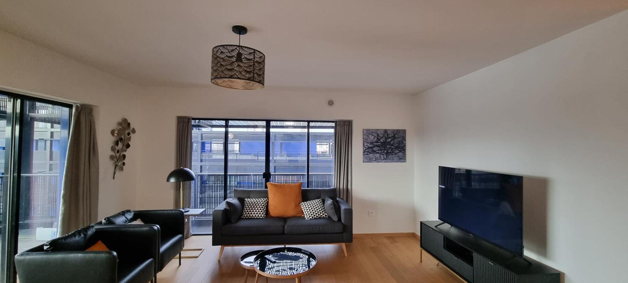 Appartement Bel Contemporain Avec Terrasse Climatisation Et Parking Payant En Option *