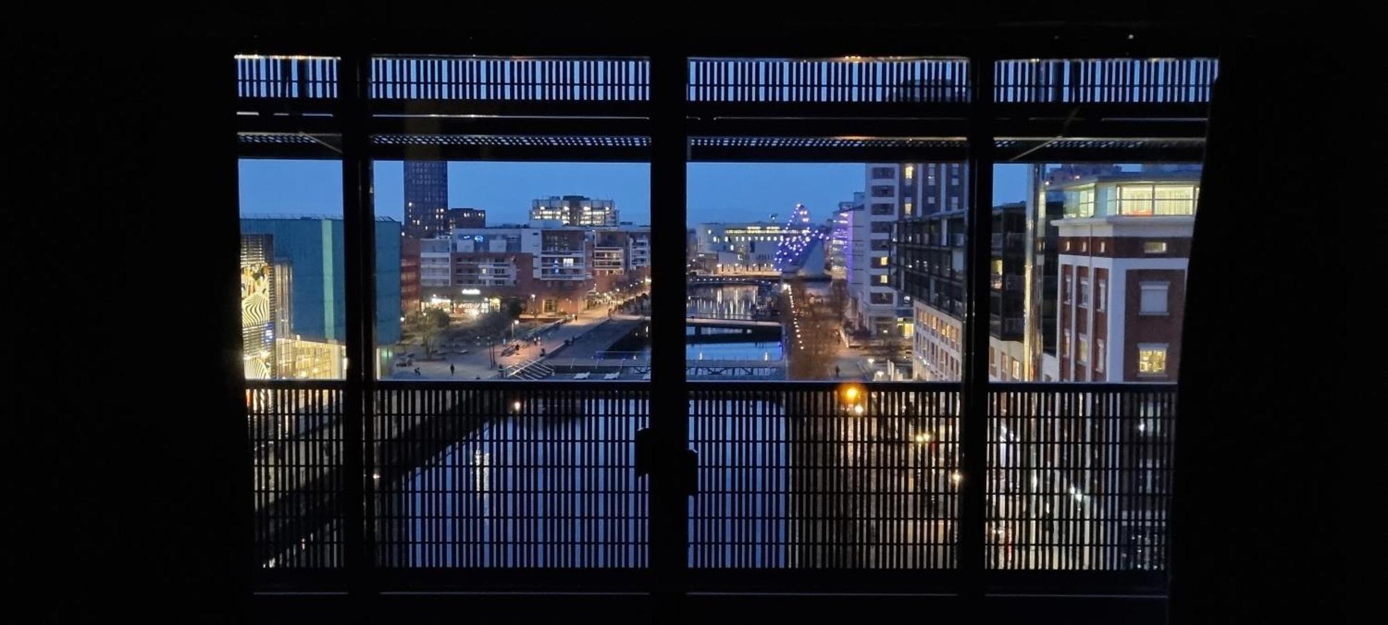 Bel Contemporain Avec Terrasse Climatisation Et Parking Payant En Option
