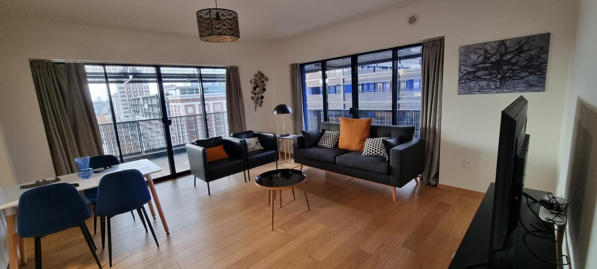 Bel Contemporain Avec Terrasse Climatisation Et Parking Payant En Option Appartement