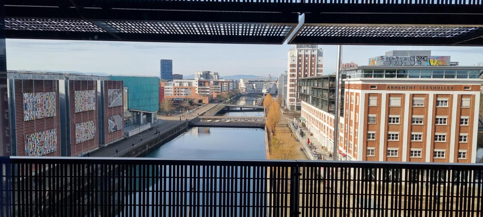 Apartamento Bel Contemporain Avec Terrasse Climatisation Et Parking Payant En Option *