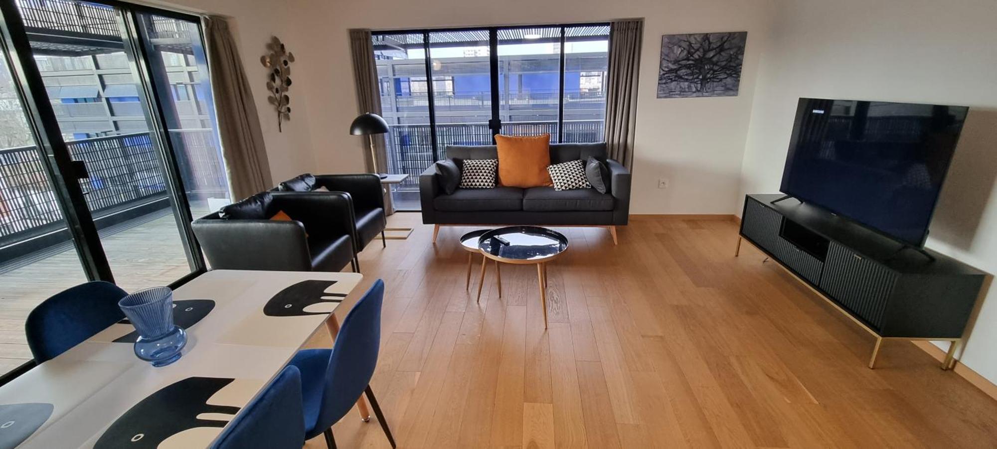 Bel Contemporain Avec Terrasse Climatisation Et Parking Payant En Option *